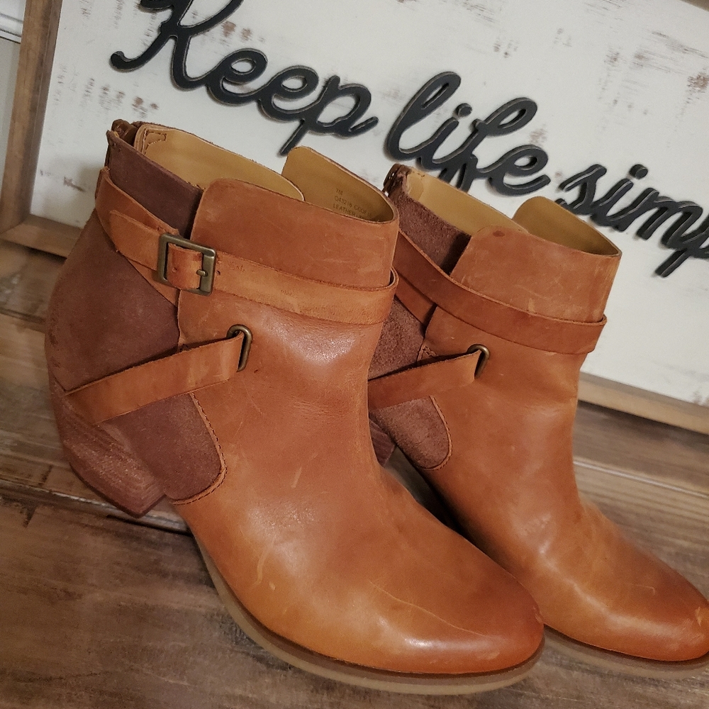 Korks heeled Reynosa ankle booties size 7